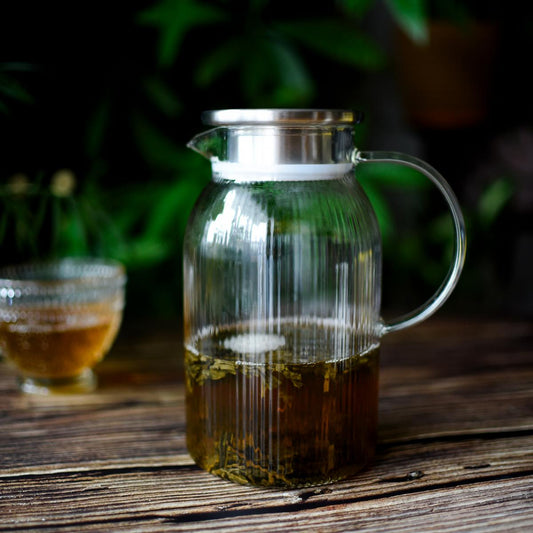 Glaskaraffe 1,5L mit Edelstahl Filter und Relief Wasserkrug Wasserkaraffe Glaskrug