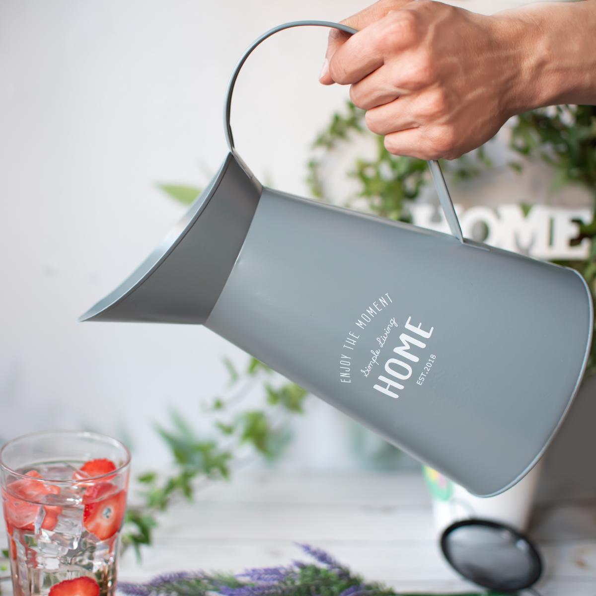 Gießkanne Grau aus Blech Wasserkanne Schnabelkanne Metallkanne Garten