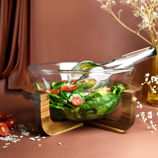 Elegantes 3-teiliges Salatschalenset aus Glas mit Salatbesteck auf Holz-Gestell