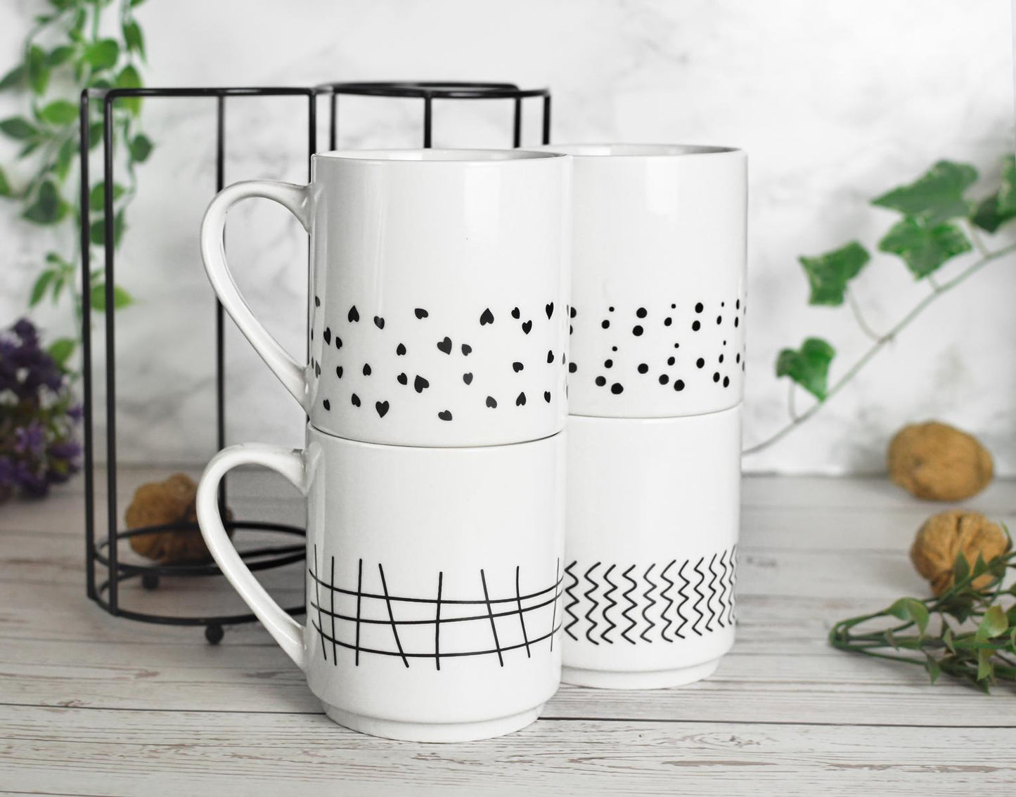 4 Kaffeebecher 300ml aus Porzellan mit Metallständer Kaffeetassen Becher Tasse Mug