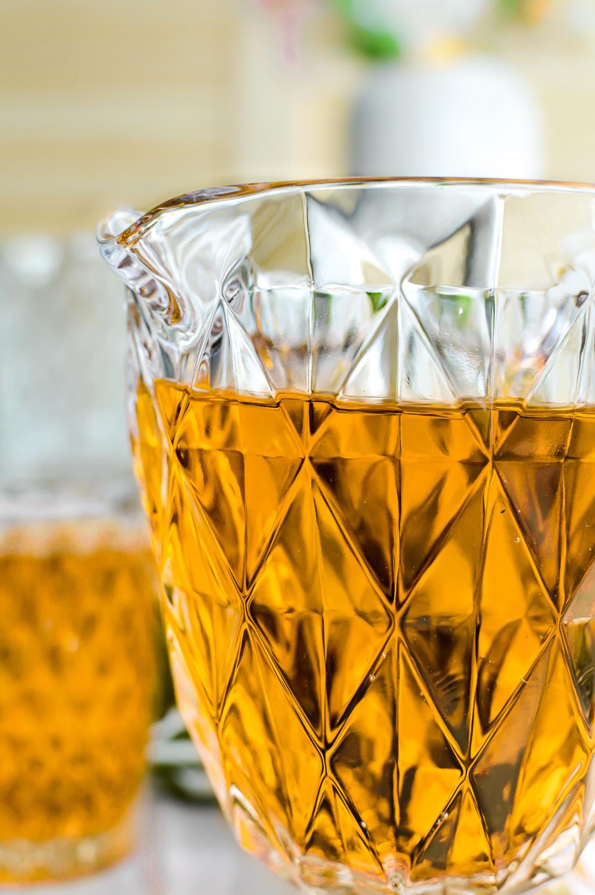 Wasserkrug 1 L mit Relief Glaskrug Glaskaraffe Karaffe Krug Saftkrug