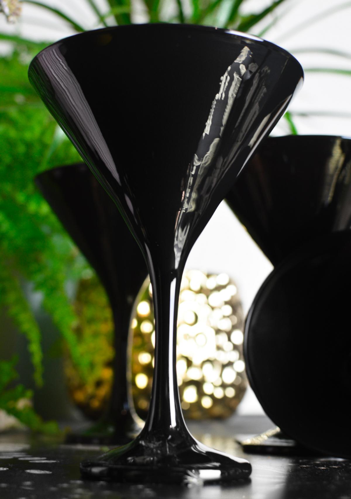 6 schwarze Martinigläser Martinischalen Cocktailschale Cocktailgläser Trinkgläser